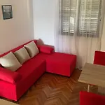 Apartment Ljiljana *