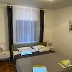 Apartment Ljiljana *
